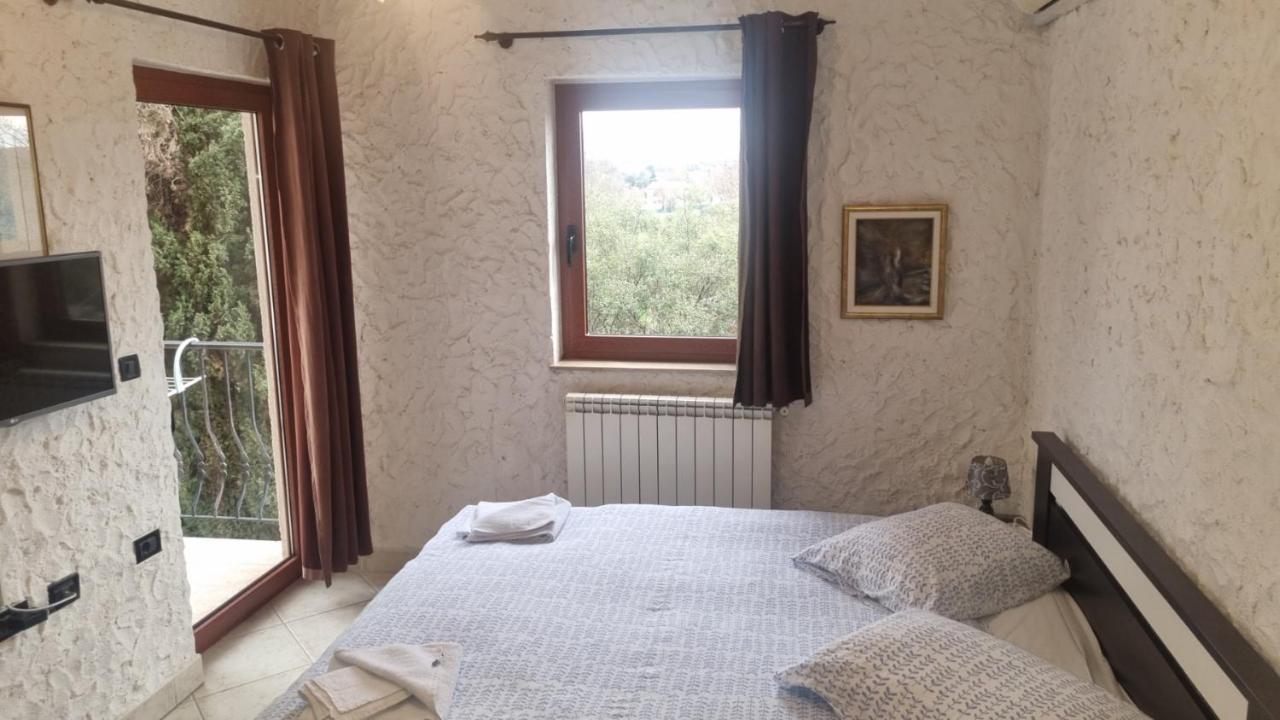 B&B Feral Ровінь Екстер'єр фото