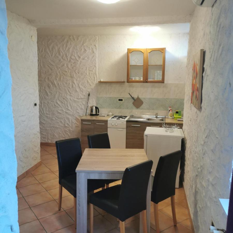 B&B Feral Ровінь Екстер'єр фото